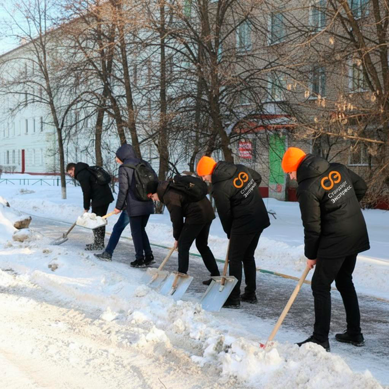 Уборка снега с крыш и территорий в Канске